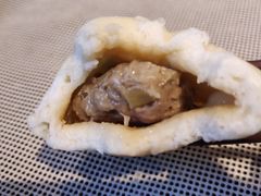 传统猪肉灌汤包-草包包子铺(宽厚里店)