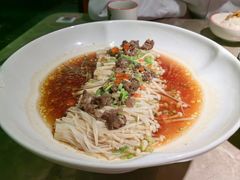 牛肉粒扒金针菇-新白鹿餐厅(嘉兴八佰伴华府店)