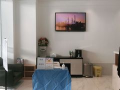 -瑞尔齿科(上海长风大悦城店)