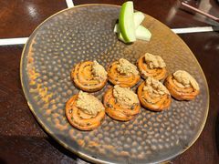 榛果花生鸭肝酱葱油饼-杭州西子湖四季酒店·金沙厅