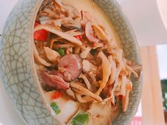 老腊肉煨烟笋-东方饺子王(新奥购物中心店)