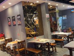 -老街烧烤大排档·地道湖北菜·龙虾馆(汉口火车站店)
