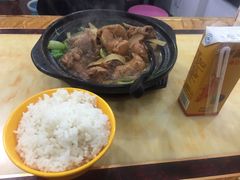 黄焖鸡米饭-峰味香.酱香米线.黄焖鸡(定西路店)