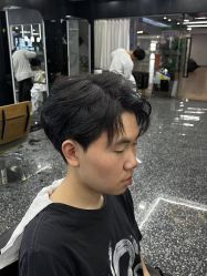 -藤野造型·烫·染发型设计店