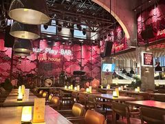 -FOUR PLAY BAR