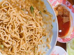 -爆炸头阿姨小四川正宗川味小吃(无任何分店)