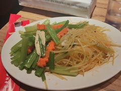 -山河屯铁锅炖鲜鹅·东北菜(开发区一店)