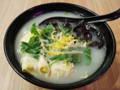 油豆腐百叶包粉丝汤-小杨生煎(金山百联购物中心3楼店)