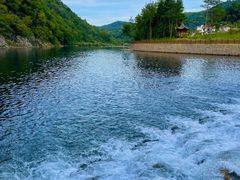 -燕子河大峡谷天坑仙境