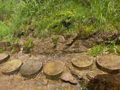 -雪山彩虹谷景区