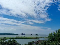 -亮河湾山庄