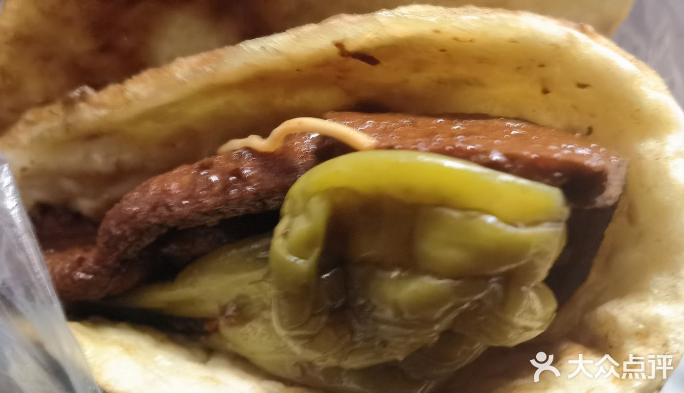 传说中的今年早餐扛把子，终于吃上这一口：王虎子大饼
