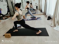 -一伽瑜伽·普拉提