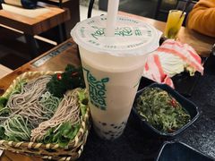 -湊湊火锅·茶憩(南京东路悦荟店)