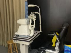 -罗伯特眼镜·蔡司官方授权(罗湖国贸店)