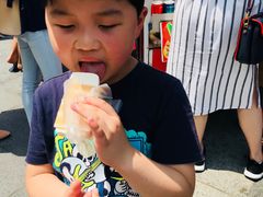 -詹爷爷乌节路街头冰淇淋