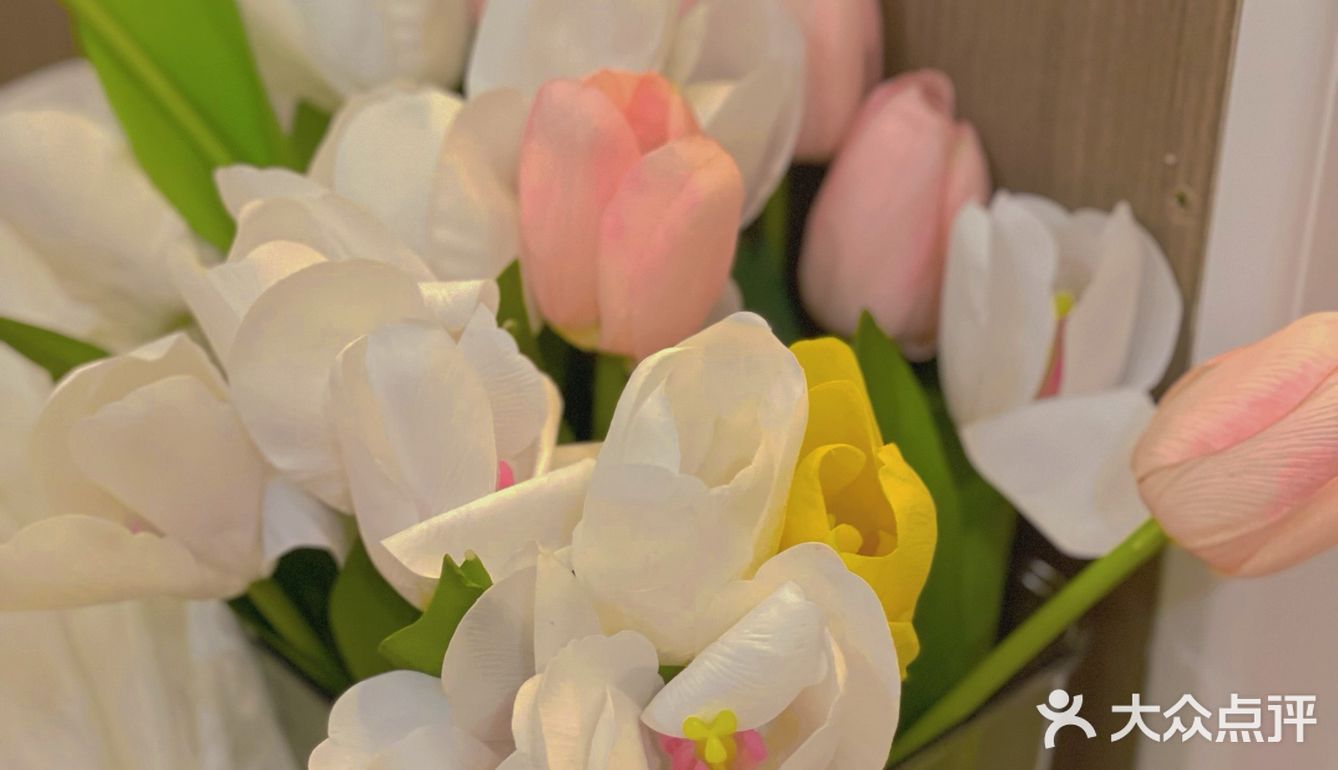 无意中发现一家🖼复古简约氛围感蛋糕店💭