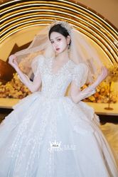 点击看大图 -艾拉·女王婚纱礼服馆