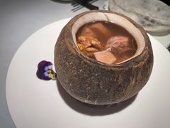 椰子八宝鸡汤-闻见中国海南菜(K11店)