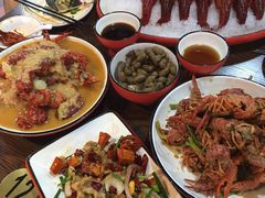 -虾弄弄海派小龙虾·牛羊蝎子火锅