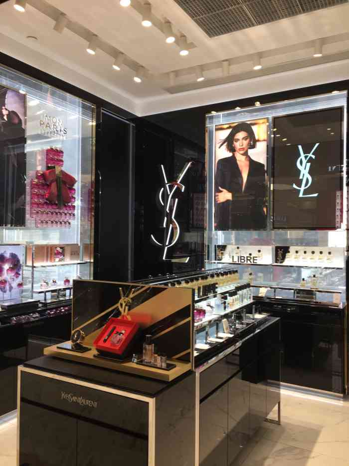 人赞匿名用户2021年11月22日打分此评价针对东百中心的圣罗兰彩妆专柜