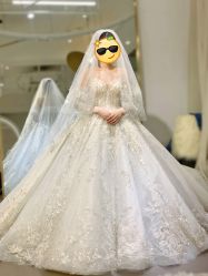 -艾米丽婚纱礼服