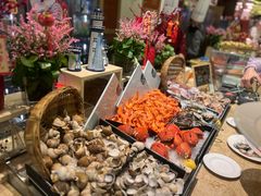 -大中华希尔顿酒店-念自助餐·嗨啤·小龙虾