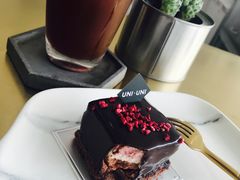 -UNI UNI(环亚凯瑟琳店)