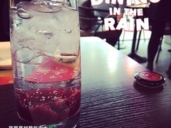 草莓蔓越莓气泡水-酷公社·榴莲披萨(太原街店)