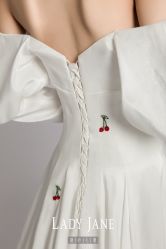 -Lady  Jane高端婚纱礼服馆