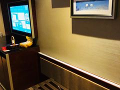 -武汉光谷广场杨家湾地铁站怡程酒店