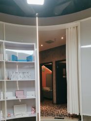 -PE SALON 