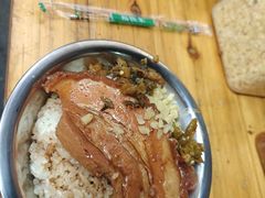 -梁阿婆廿年老牌扣肉糯米饭