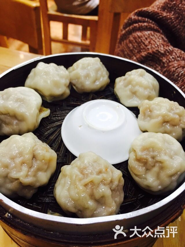 百年尹氏汤包店(狮子桥店)尹氏鸡汁汤包图片 - 第1张