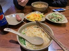 -亮亮面馆(经六路店)