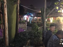 -茅草房·河畔园林火锅