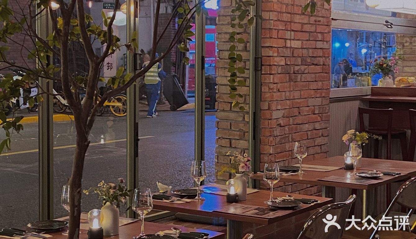 谁能拒绝上海这碗黑松露鹅肝和牛饭！值得n刷