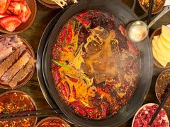 -黄潇洒老火锅(九眼桥宏济巷店)