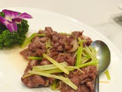 姜丝芹菜炒牛肉-东海酒家(长平东路店)
