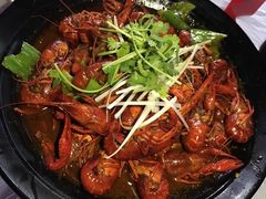 -虾弄弄海派小龙虾·牛羊蝎子火锅