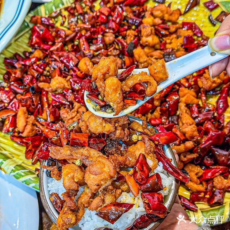 解放碑藏着一家性价比天花板——月半!不管你是本地干饭人