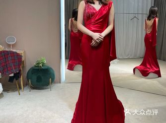 上海Elevenbride礼服浪漫是一袭晚礼服
