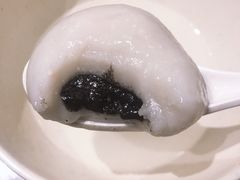 黑芝麻汤团-七宝老街汤团(上海世纪汇广场店)