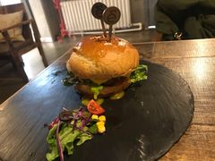 -HIGH FIVE哈福手工汉堡(桂林路店)