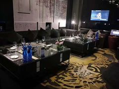 -白玉兰广场停车场