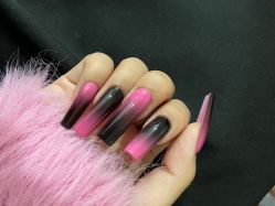 -花岐款式专研健康美甲沙龙