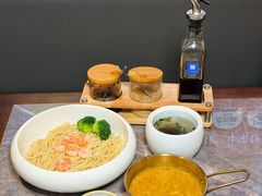 -莱莱小笼·乔艾