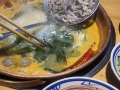 -洱火云南酸菜牛肉火锅(石景山当代商城店)