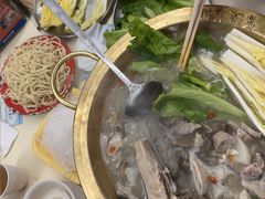 -霄汉牛三鲜湖北砂锅菜(万松园2店)
