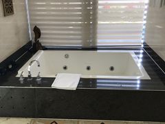 -三亚亚龙湾雅高铂尔曼别墅度假酒店